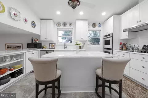 Kitchen - 15300 Beaufort Pl, Silver Spring, MD 20905 photo 2 of 5