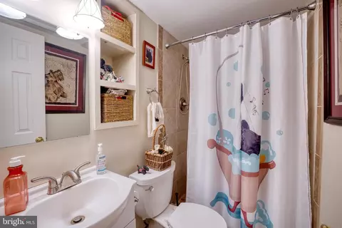Bath - 15300 Beaufort Pl, Silver Spring, MD 20905 photo 1 of 3