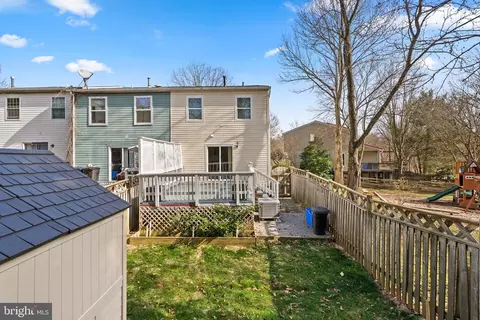 Exterior - 728 Oxford Square Dr, Silver Spring, MD 20905 photo 9 of 15