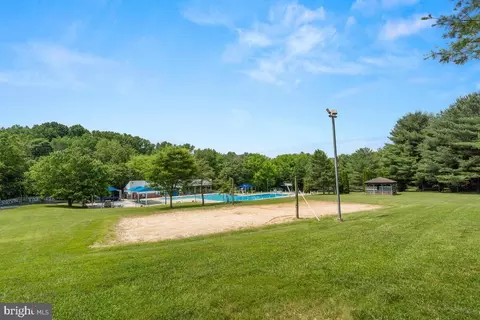 Exterior - 728 Oxford Square Dr, Silver Spring, MD 20905 photo 14 of 15