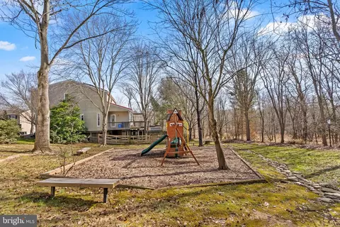 View/Area - 728 Oxford Square Dr, Silver Spring, MD 20905 photo 1 of 4