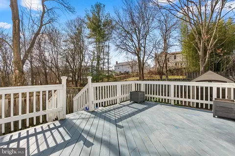 Exterior - 728 Oxford Square Dr, Silver Spring, MD 20905 photo 4 of 15