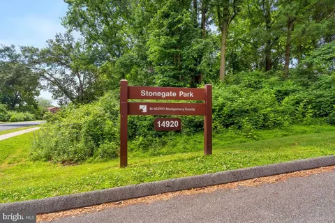 View/Area - 728 Oxford Square Dr, Silver Spring, MD 20905 photo 4 of 4