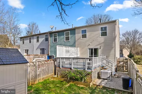 Exterior - 728 Oxford Square Dr, Silver Spring, MD 20905 photo 7 of 15