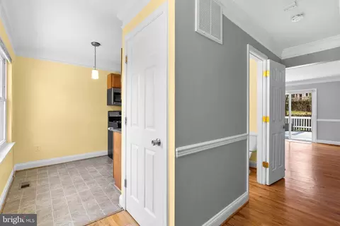 Entry Way - 728 Oxford Square Dr, Silver Spring, MD 20905 photo 1 of 1