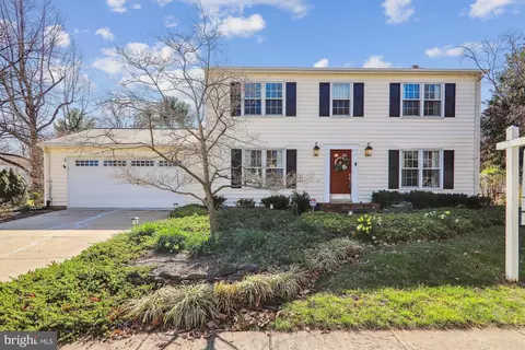 2 Lodge Pl, Rockville, MD 20850