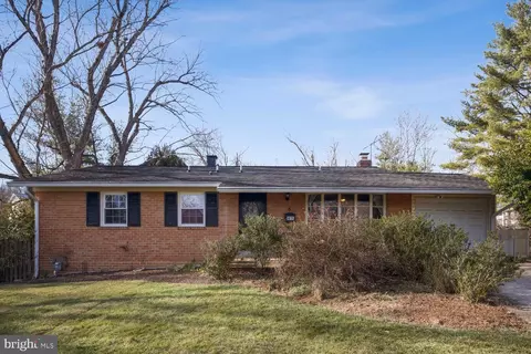 5 Charen Ct, Potomac, MD 20854