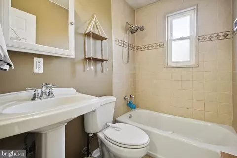 11727 College View Dr, Silver Spring, MD 20902 photo 13