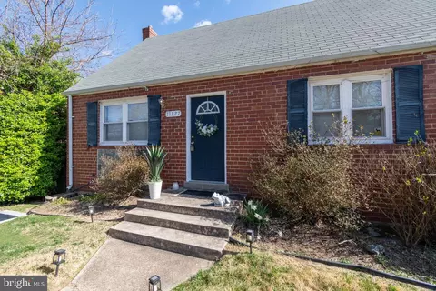 11727 College View Dr, Silver Spring, MD 20902 photo 2