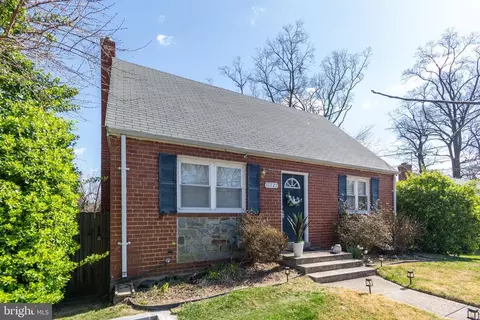 11727 College View Dr, Silver Spring, MD 20902