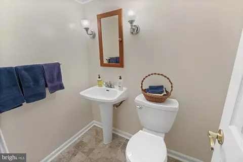 Bath - 17208 Brown Rd, Poolesville, MD 20837 photo 1 of 3