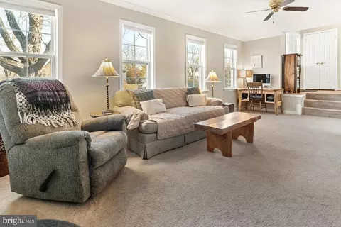 Living - 17208 Brown Rd, Poolesville, MD 20837 photo 6 of 8