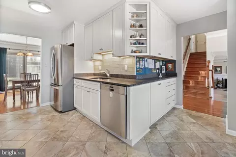 Kitchen - 17208 Brown Rd, Poolesville, MD 20837 photo 4 of 4