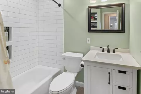Bath - 17208 Brown Rd, Poolesville, MD 20837 photo 3 of 3
