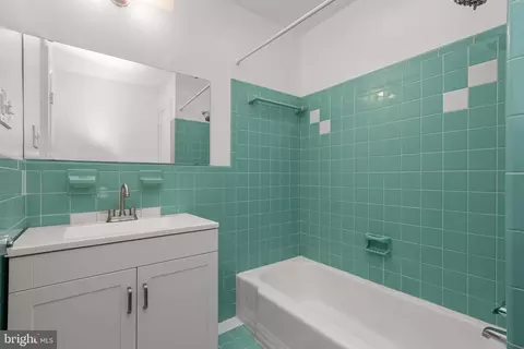 Bath - 8 Schindler Ct, Silver Spring, MD 20903 photo 2 of 4