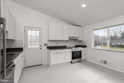 Kitchen - 8 Schindler Ct, Silver Spring, MD 20903 photo 3 of 4