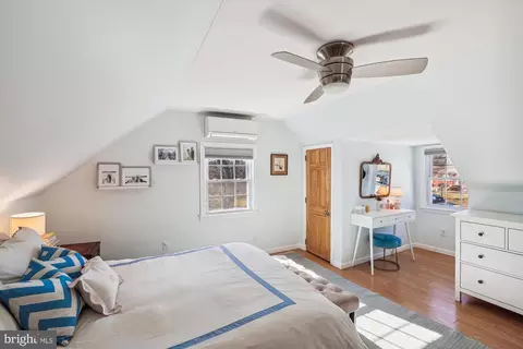 Bedroom - 10421 Grandin Rd, Silver Spring, MD 20902 photo 6 of 8