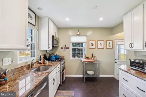 Kitchen - 10421 Grandin Rd, Silver Spring, MD 20902 photo 4 of 4