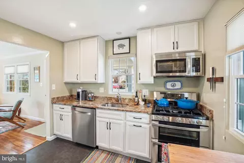 Kitchen - 10421 Grandin Rd, Silver Spring, MD 20902 photo 3 of 4