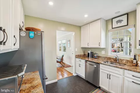 Kitchen - 10421 Grandin Rd, Silver Spring, MD 20902 photo 2 of 4