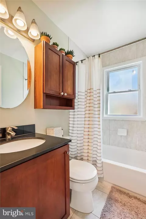 Bath - 10421 Grandin Rd, Silver Spring, MD 20902 photo 2 of 3