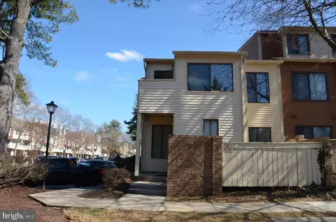 9827 Docena Dr, Montgomery Village, MD 20886