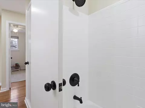 Bath - 1211 Arcola Ave, Silver Spring, MD 20902 photo 3 of 3