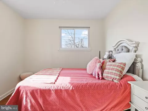 Bedroom - 1211 Arcola Ave, Silver Spring, MD 20902 photo 5 of 8