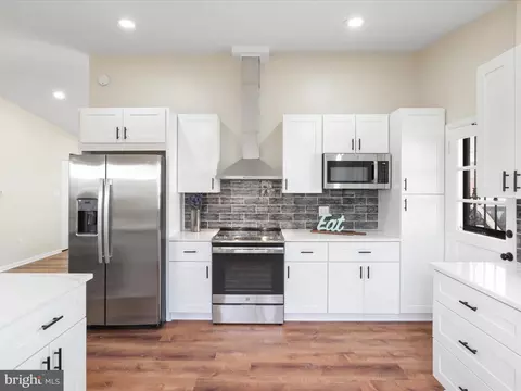 Kitchen - 1211 Arcola Ave, Silver Spring, MD 20902 photo 2 of 6