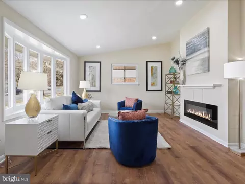 Living - 1211 Arcola Ave, Silver Spring, MD 20902 photo 2 of 8