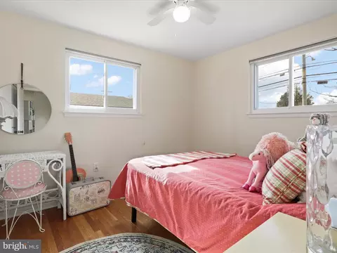 Bedroom - 1211 Arcola Ave, Silver Spring, MD 20902 photo 4 of 8
