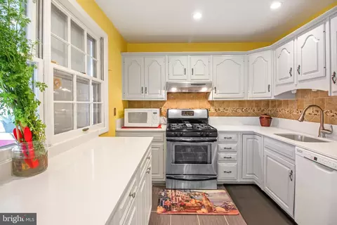 Kitchen - 12405 Littleton St, Silver Spring, MD 20906 photo 4 of 7