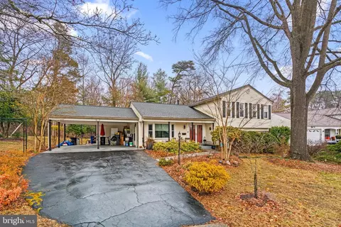 8623 Wild Olive Dr, Potomac, MD 20854