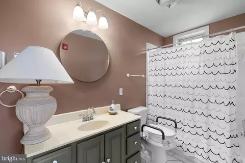 Bath - 2727 Briggs Chaney Rd, Silver Spring, MD 20905 photo 1 of 11