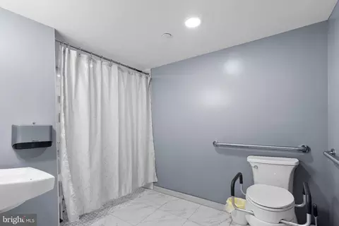 Bath - 2727 Briggs Chaney Rd, Silver Spring, MD 20905 photo 10 of 11