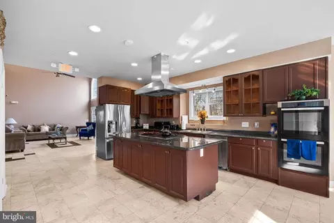 Kitchen - 2727 Briggs Chaney Rd, Silver Spring, MD 20905 photo 2 of 4