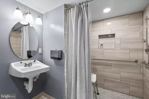 Bath - 2727 Briggs Chaney Rd, Silver Spring, MD 20905 photo 11 of 11