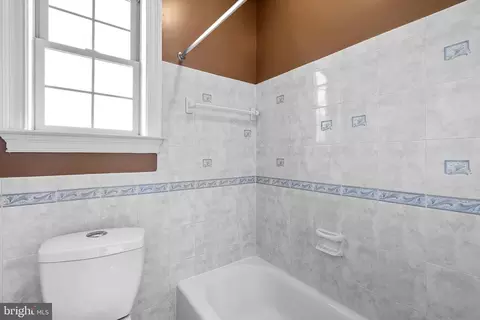 Bath - 2727 Briggs Chaney Rd, Silver Spring, MD 20905 photo 5 of 11