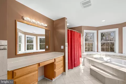 Bath - 2727 Briggs Chaney Rd, Silver Spring, MD 20905 photo 7 of 11