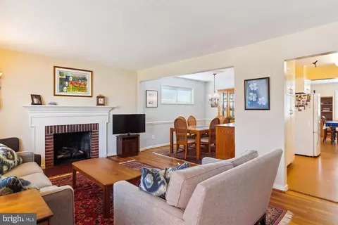 Living - 11004 Havenpark Dr, Silver Spring, MD 20902 photo 2 of 4