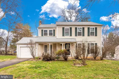 239 Perrywinkle Ln, Gaithersburg, MD 20878