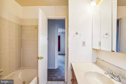 Bath - 3815 Ralph Rd, Silver Spring, MD 20906 photo 2 of 3