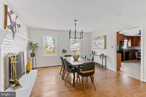 Dining - 8726 1st Ave, Silver Spring, MD 20910 photo 3 of 6