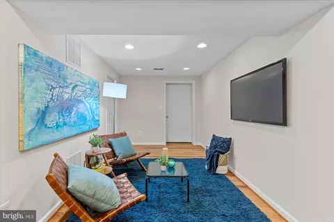 Living - 8726 1st Ave, Silver Spring, MD 20910 photo 5 of 6