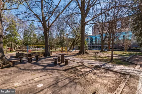View/Area - 8726 1st Ave, Silver Spring, MD 20910 photo 4 of 4