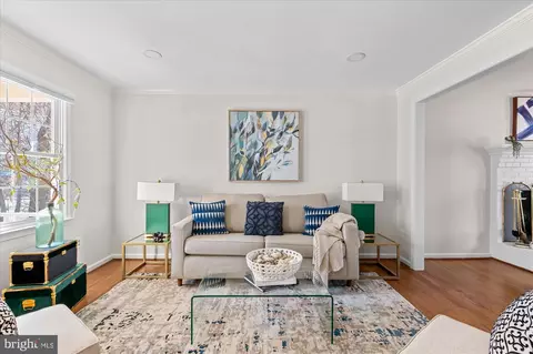 Living - 8726 1st Ave, Silver Spring, MD 20910 photo 3 of 6