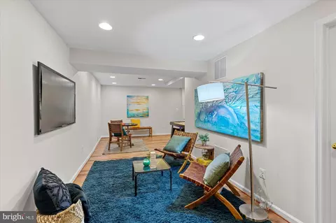 Living - 8726 1st Ave, Silver Spring, MD 20910 photo 6 of 6