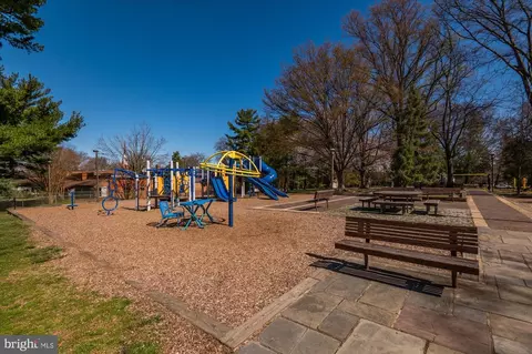 View/Area - 8726 1st Ave, Silver Spring, MD 20910 photo 3 of 4
