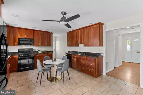 Dining - 8726 1st Ave, Silver Spring, MD 20910 photo 5 of 6