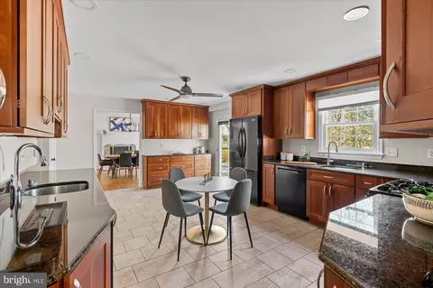 Dining - 8726 1st Ave, Silver Spring, MD 20910 photo 6 of 6